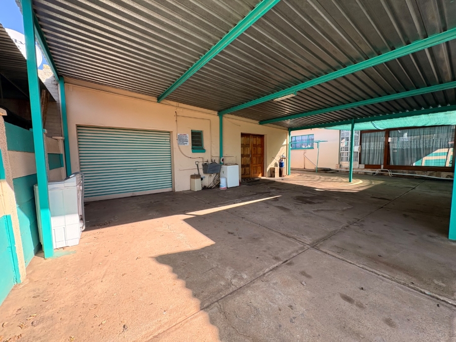 5 Bedroom Property for Sale in Stilfontein Ext 3 North West